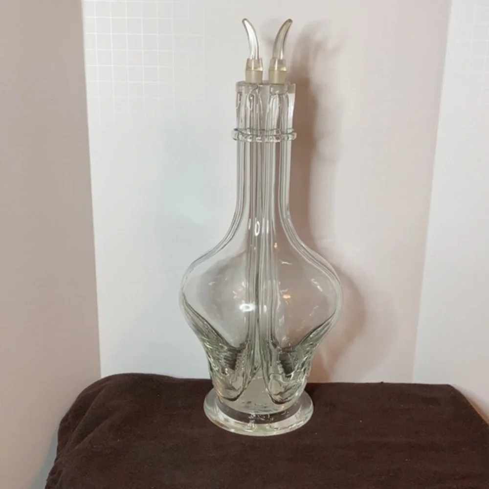 VTG 4 chamber glass liquor decanter bottle